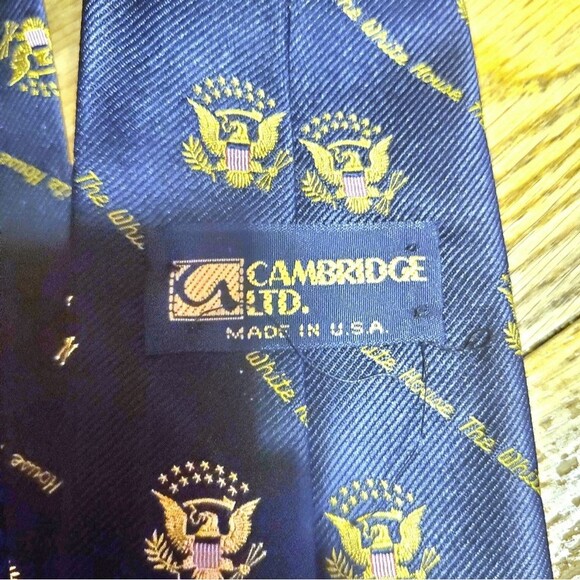 Cambridge LTD. Navy Blue Men’s Tie Necktie with white house and seal - Picture 5 of 5